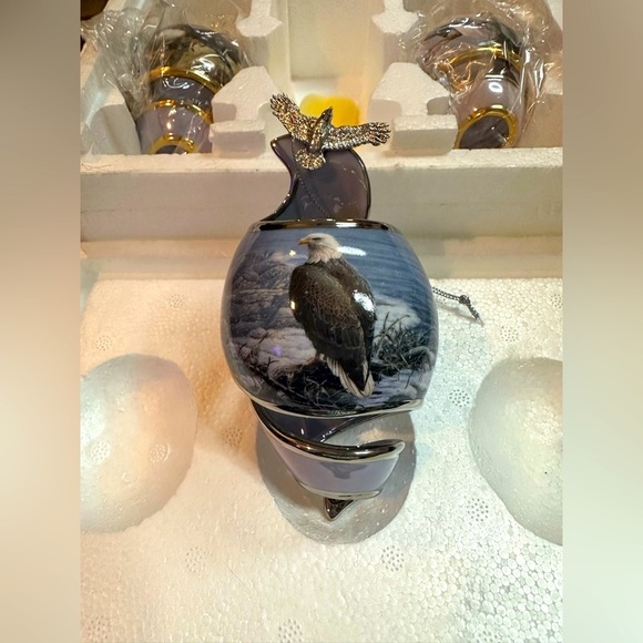 4th Issue in the On Eagles Wings Heirloom Porcelain Bradford Exchange Ornament‌ - Picture 1 of 8